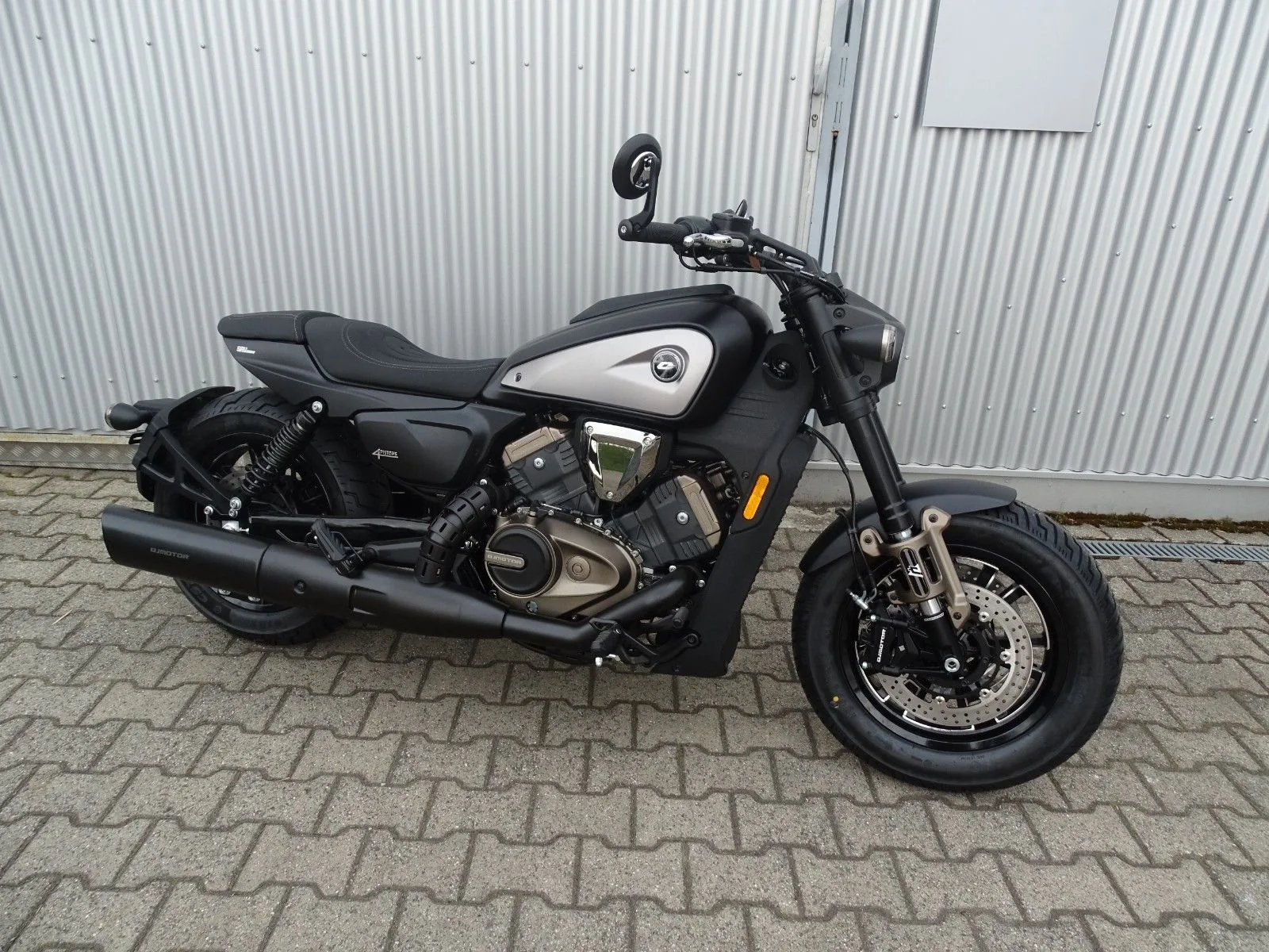 QJ Motor SRV 600V