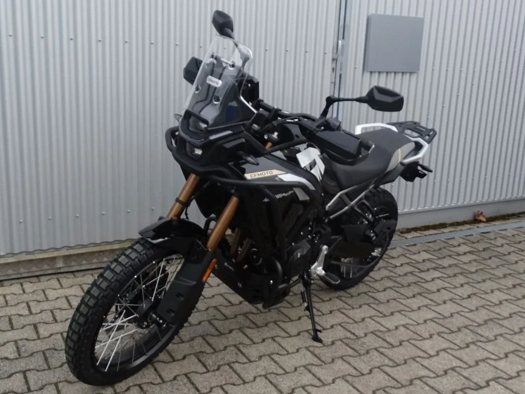 CFMOTO 450MT
