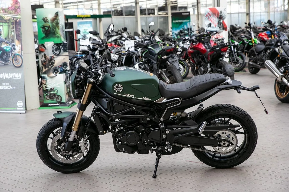 Benelli Leoncino 800
