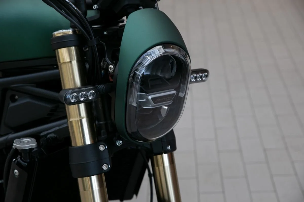 Benelli Leoncino 800