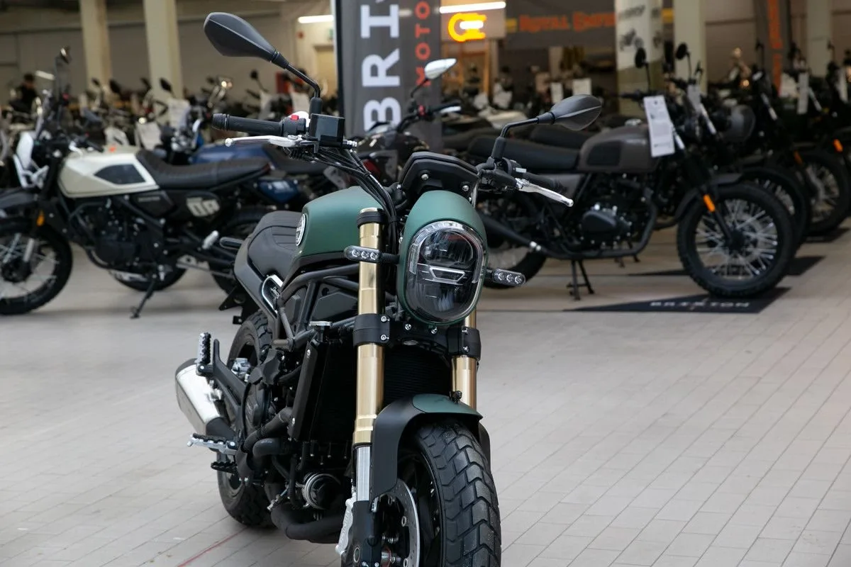 Benelli Leoncino 800