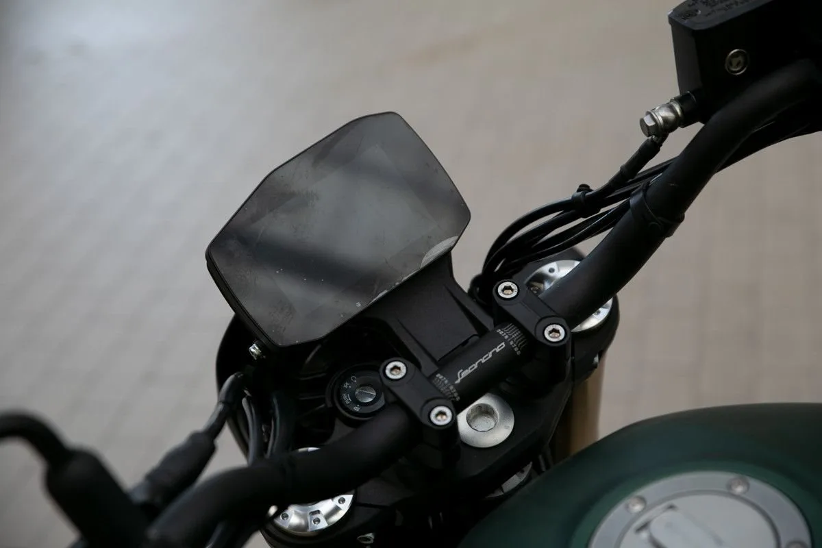Benelli Leoncino 800