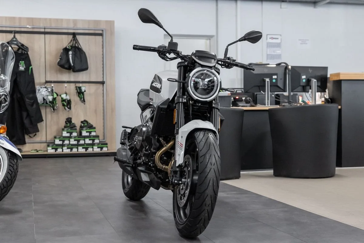Moto Morini 6 1/2 Seiemmezzo STR