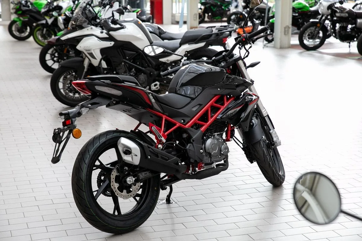 Benelli BN 125
