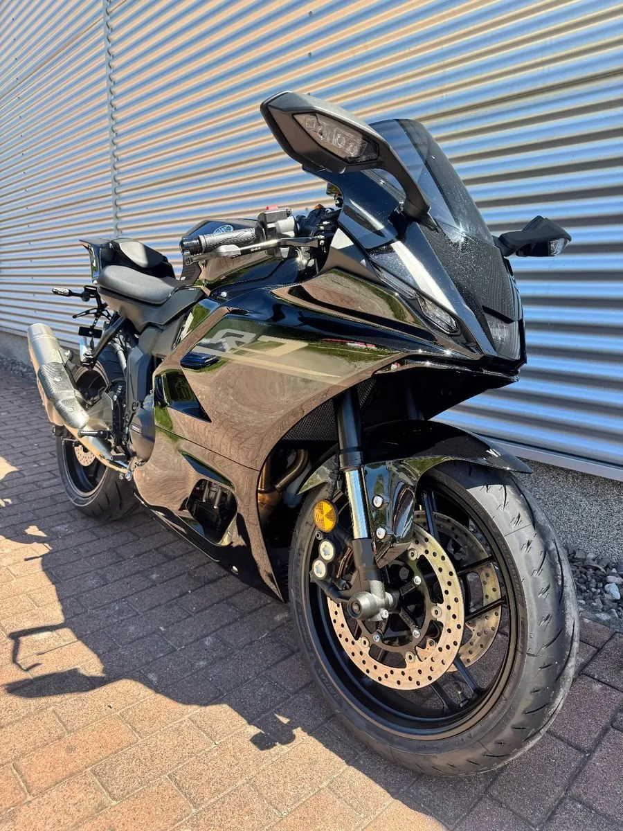 Yamaha R7