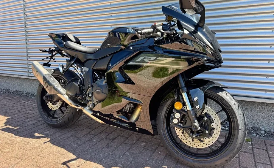 Yamaha R7