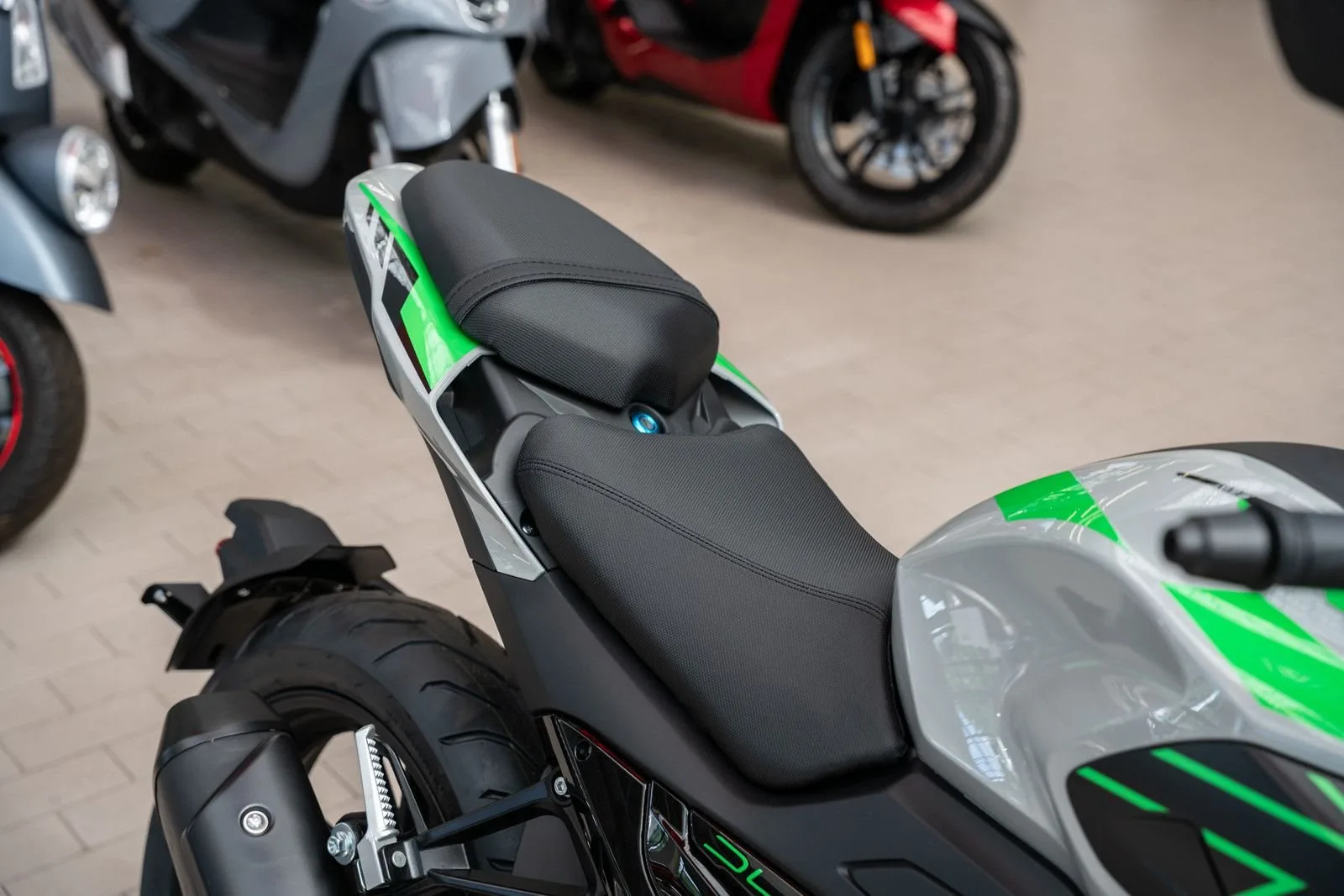 KL Motors KXE 125