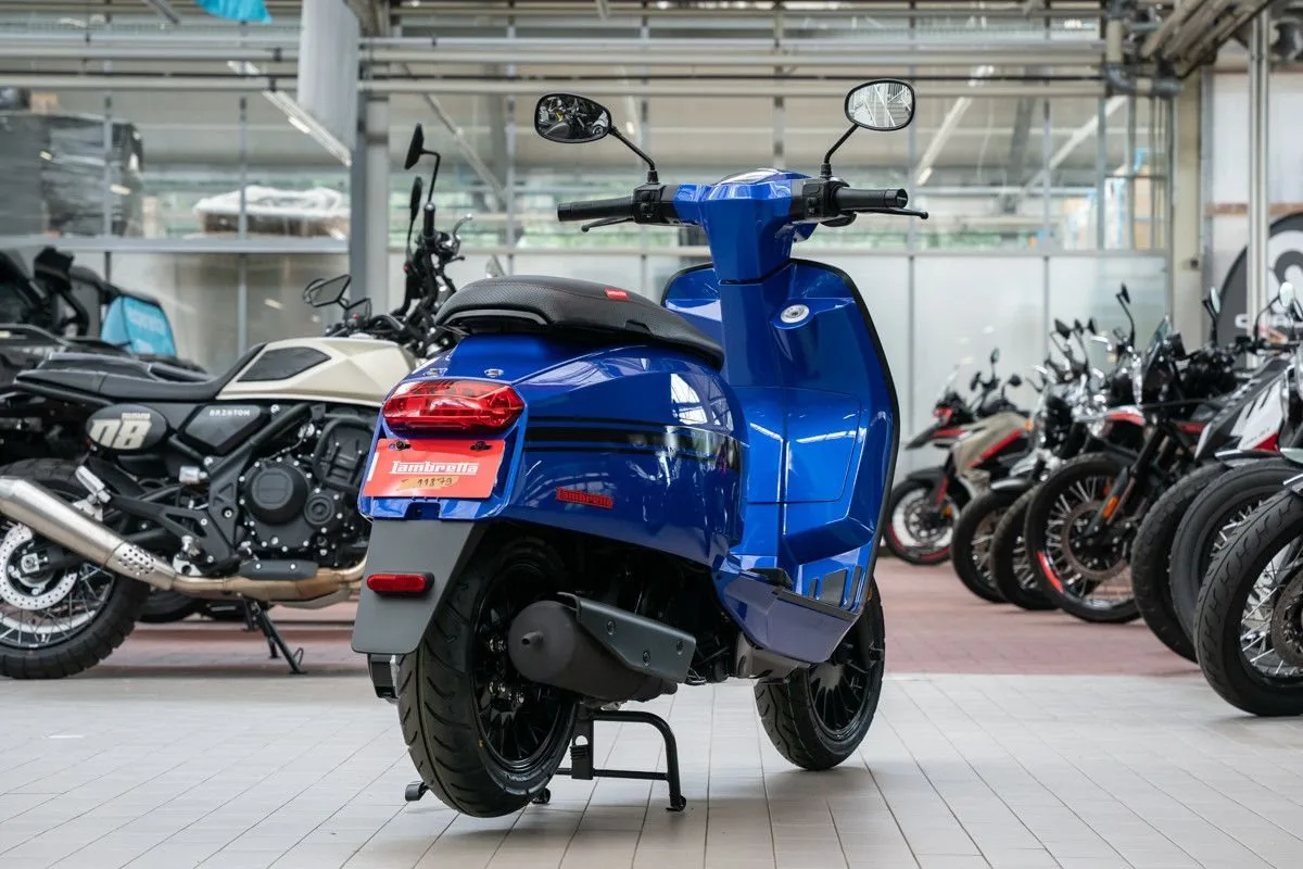 Lambretta V125 Special