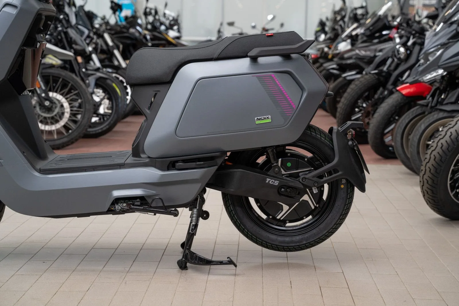 NIU NQiX 150
