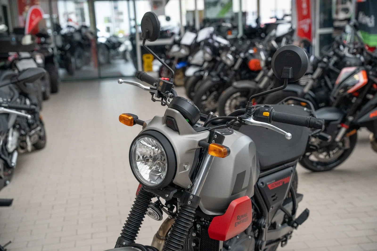 Royal Enfield Scram 411