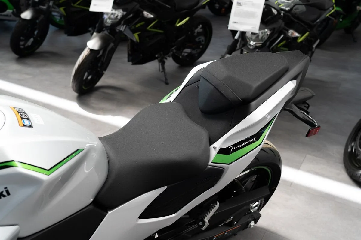 Kawasaki Z7 Hybrid