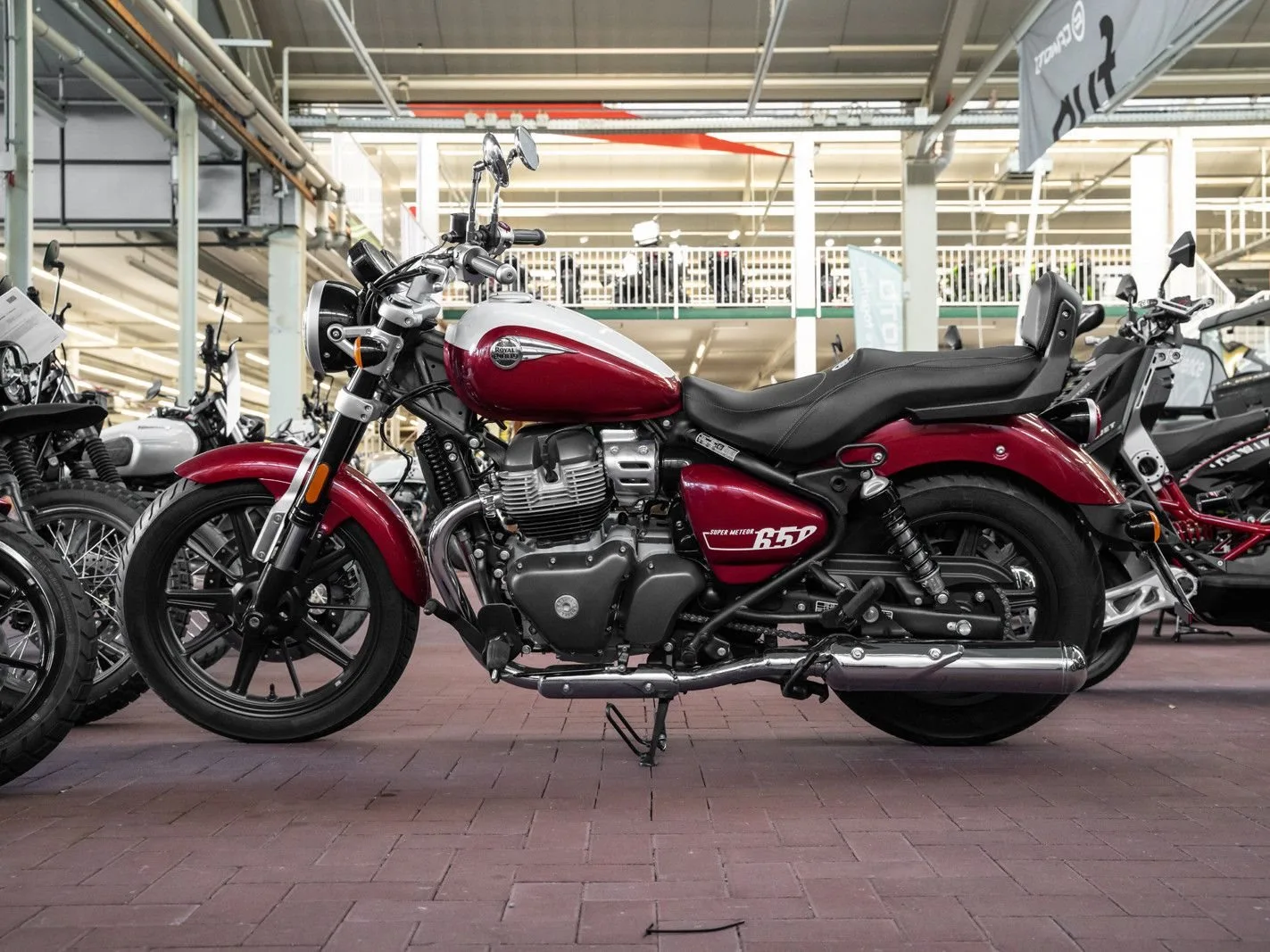 Royal Enfield Super Meteor 650