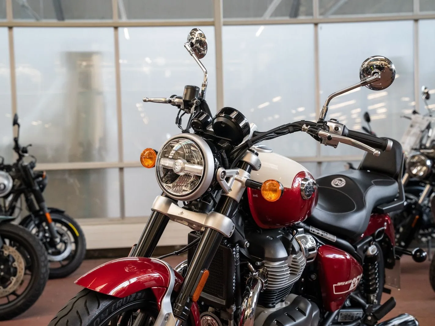 Royal Enfield Super Meteor 650
