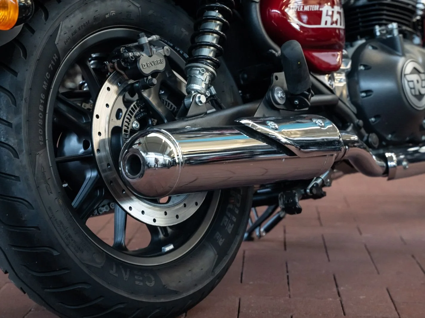 Royal Enfield Super Meteor 650