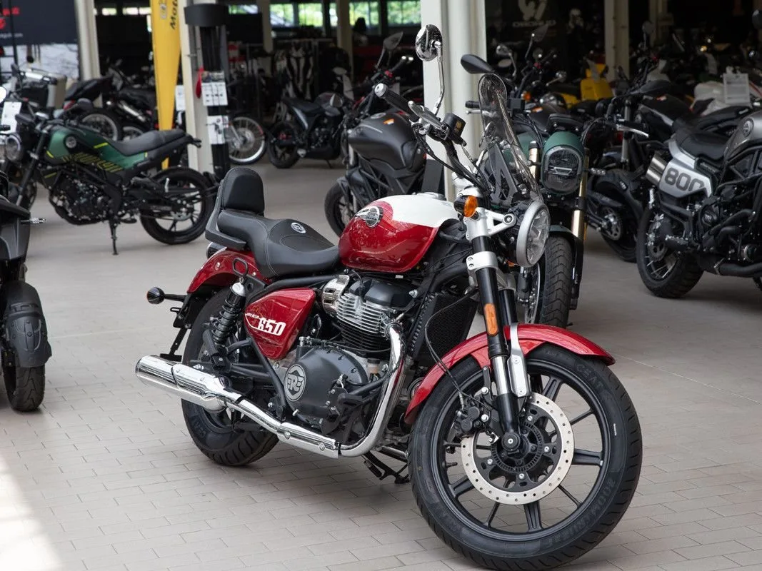 Royal Enfield Super Meteor 650