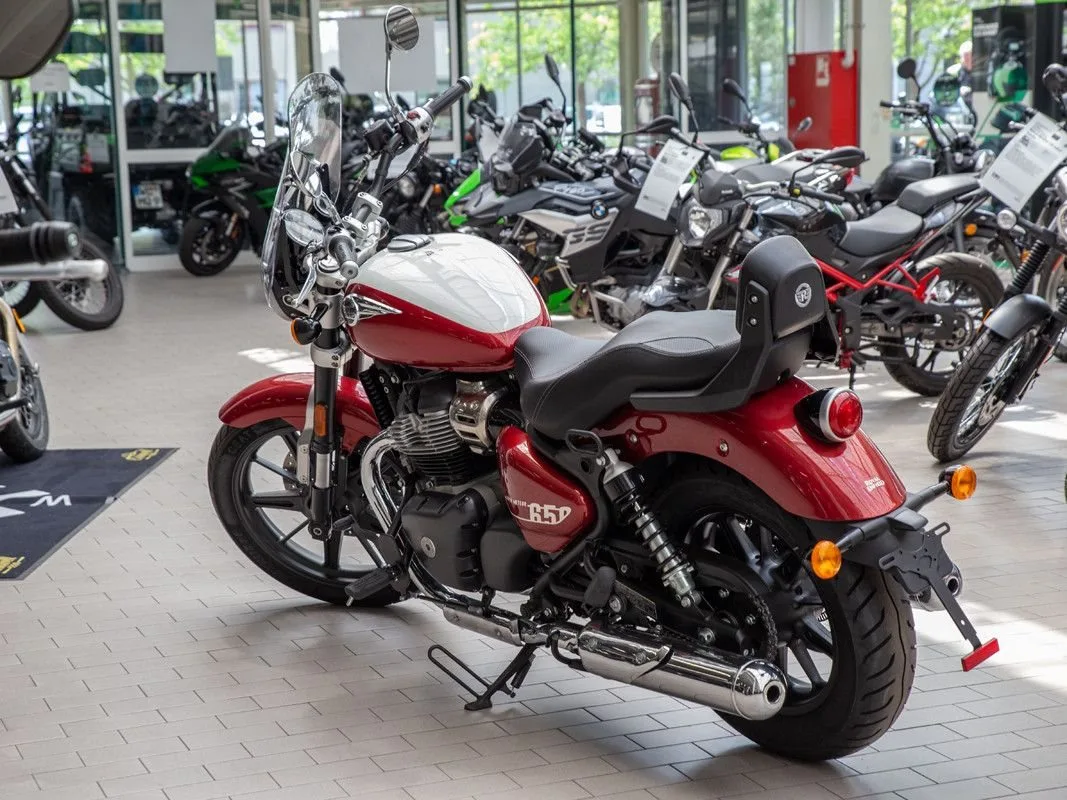 Royal Enfield Super Meteor 650