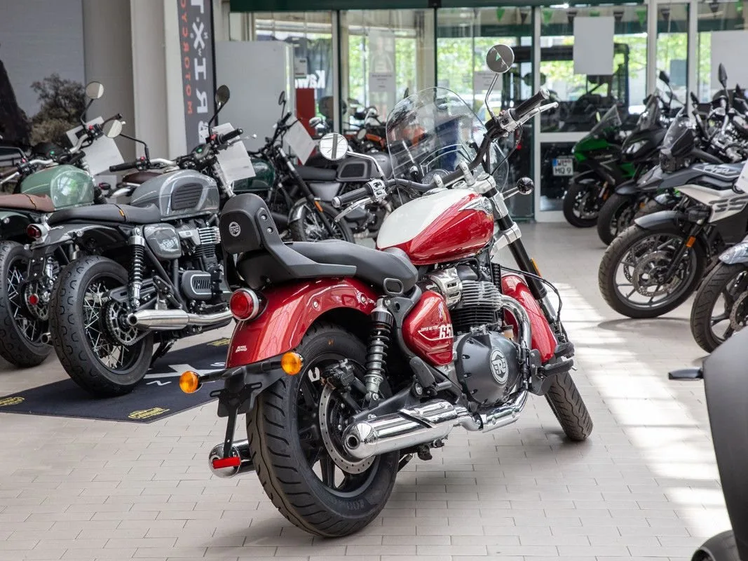 Royal Enfield Super Meteor 650