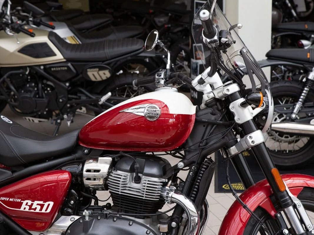 Royal Enfield Super Meteor 650