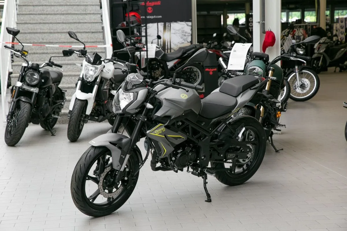 Benelli BN 125