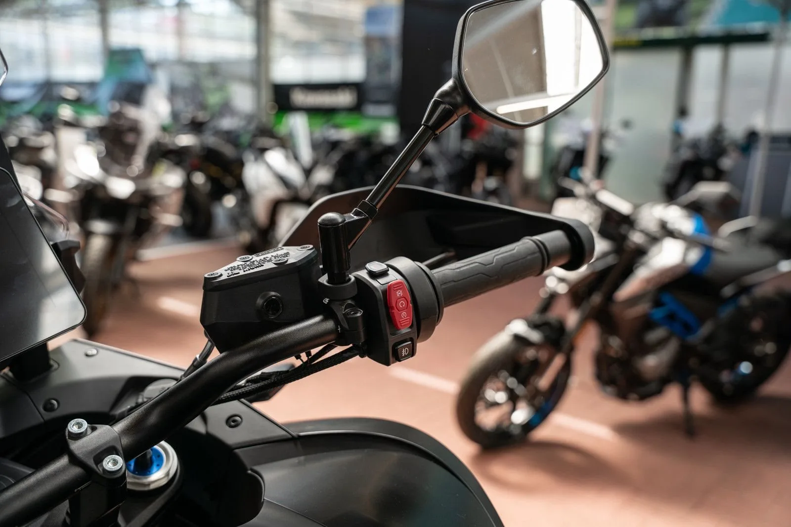CFMOTO 800MT-ES