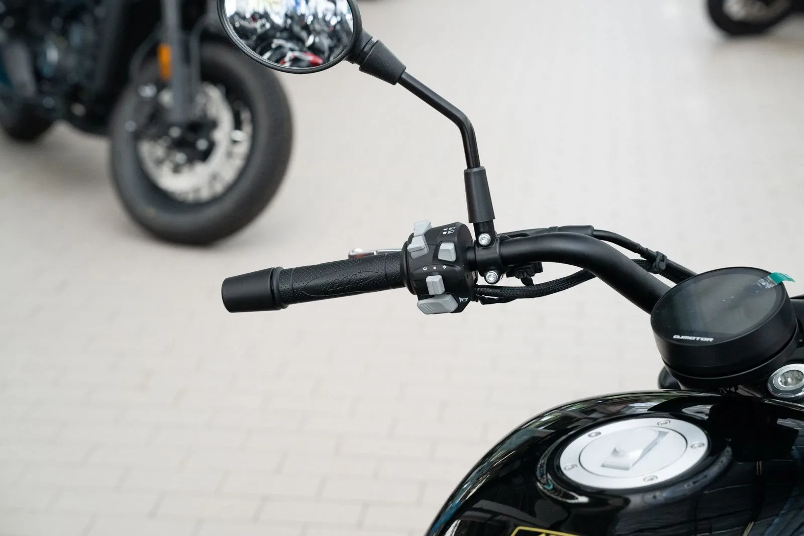 QJ Motor SRV12