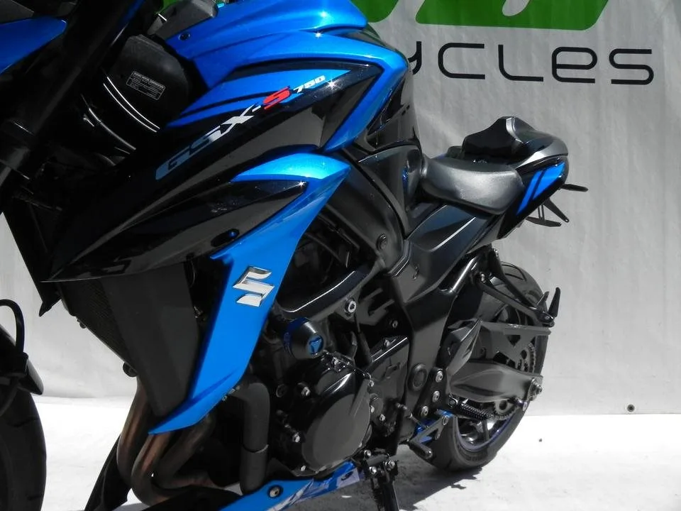 Suzuki GSX-S750