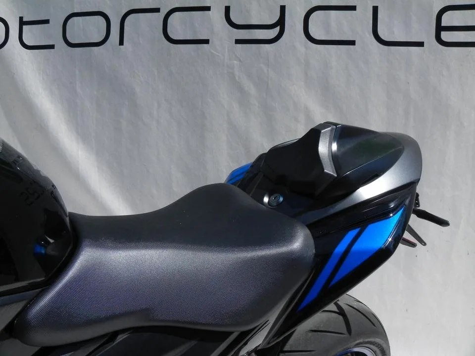 Suzuki GSX-S750