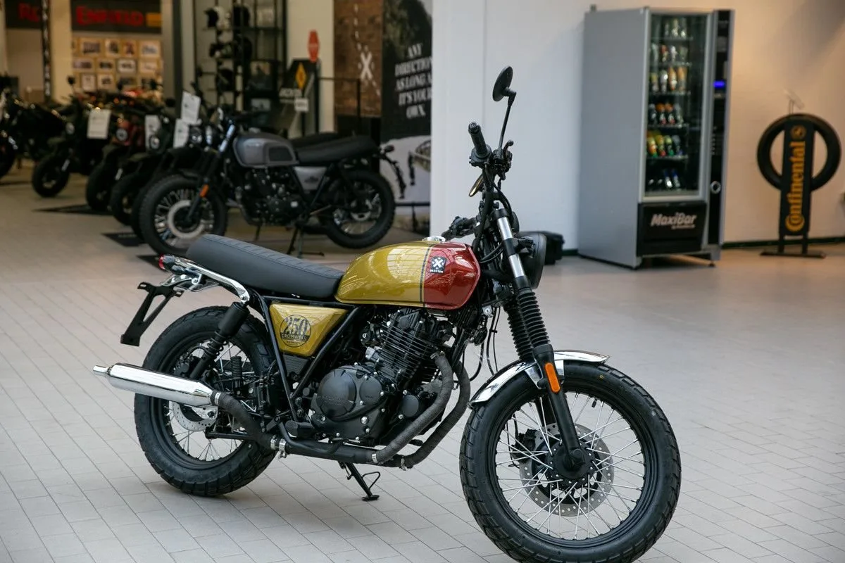 Brixton Cromwell 250