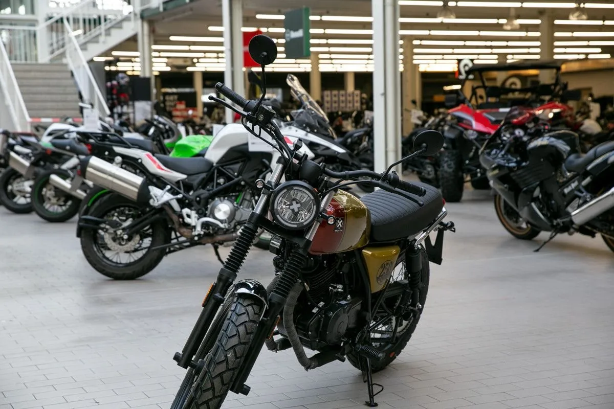 Brixton Cromwell 250