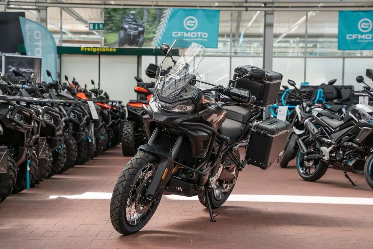 CFMOTO 700MT