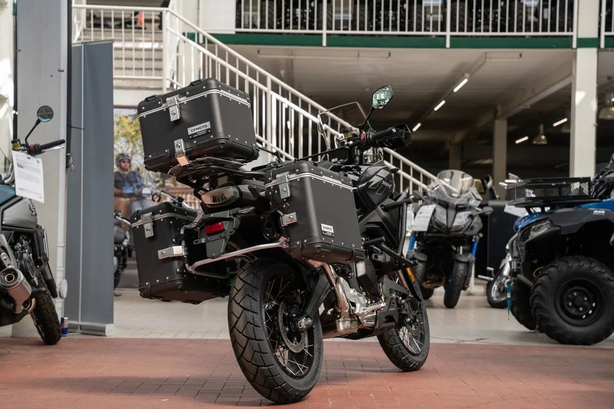 CFMOTO 700MT