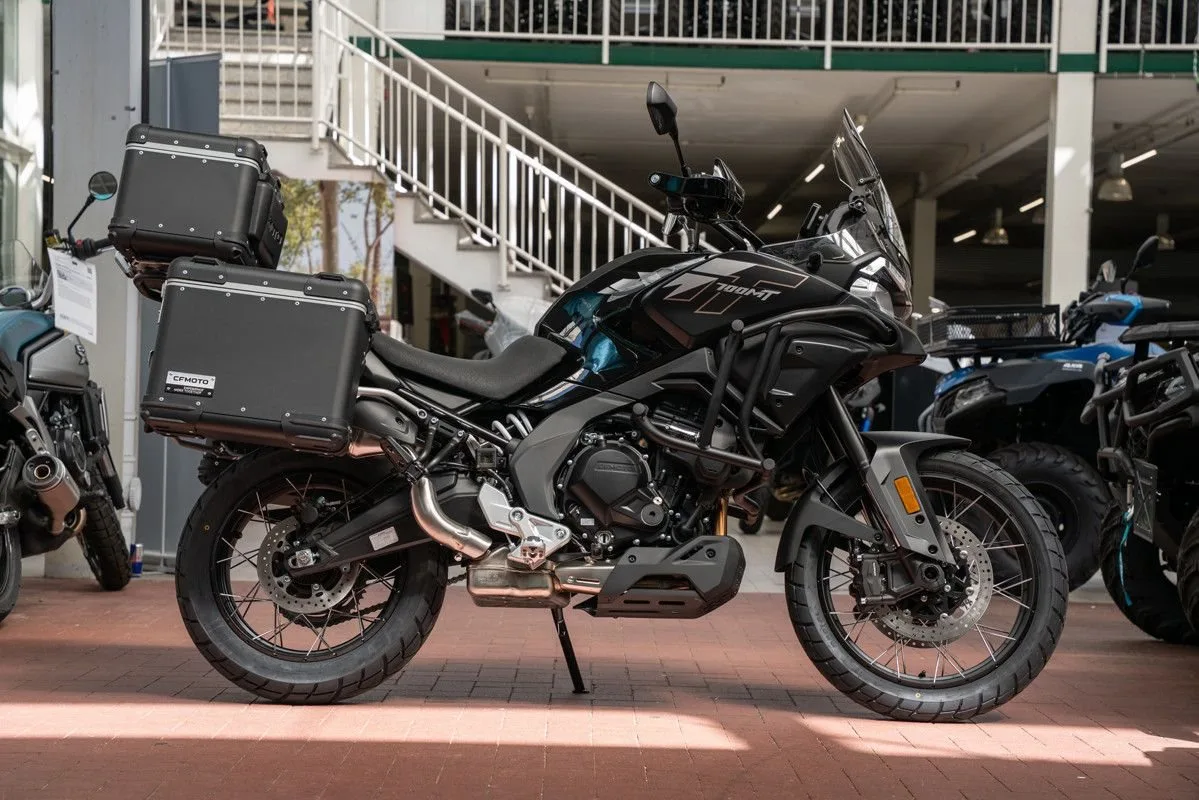 CFMOTO 700MT