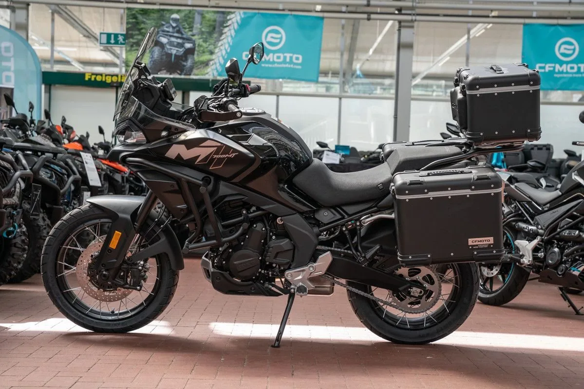 CFMOTO 700MT