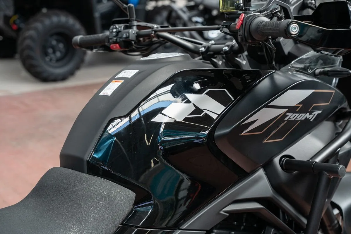 CFMOTO 700MT
