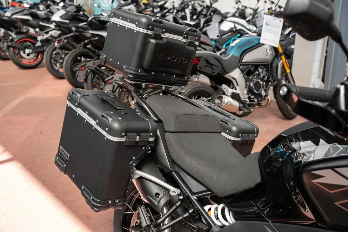 CFMOTO 700MT