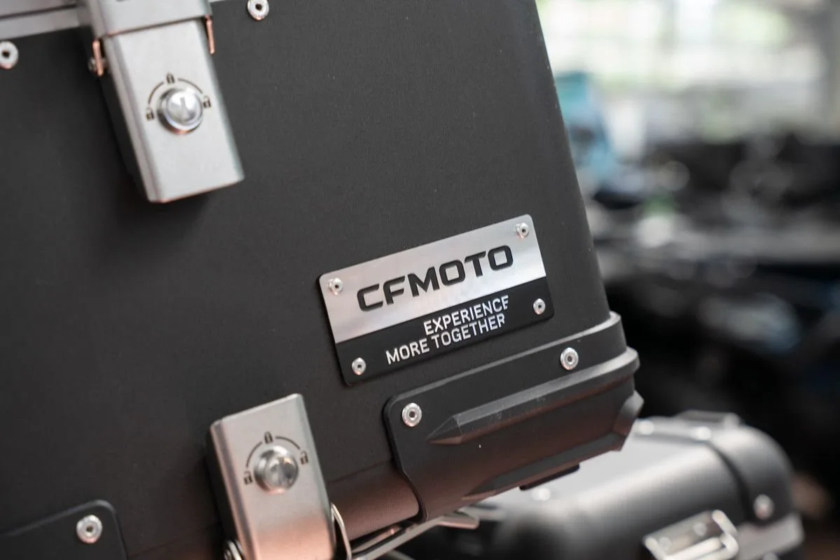 CFMOTO 700MT