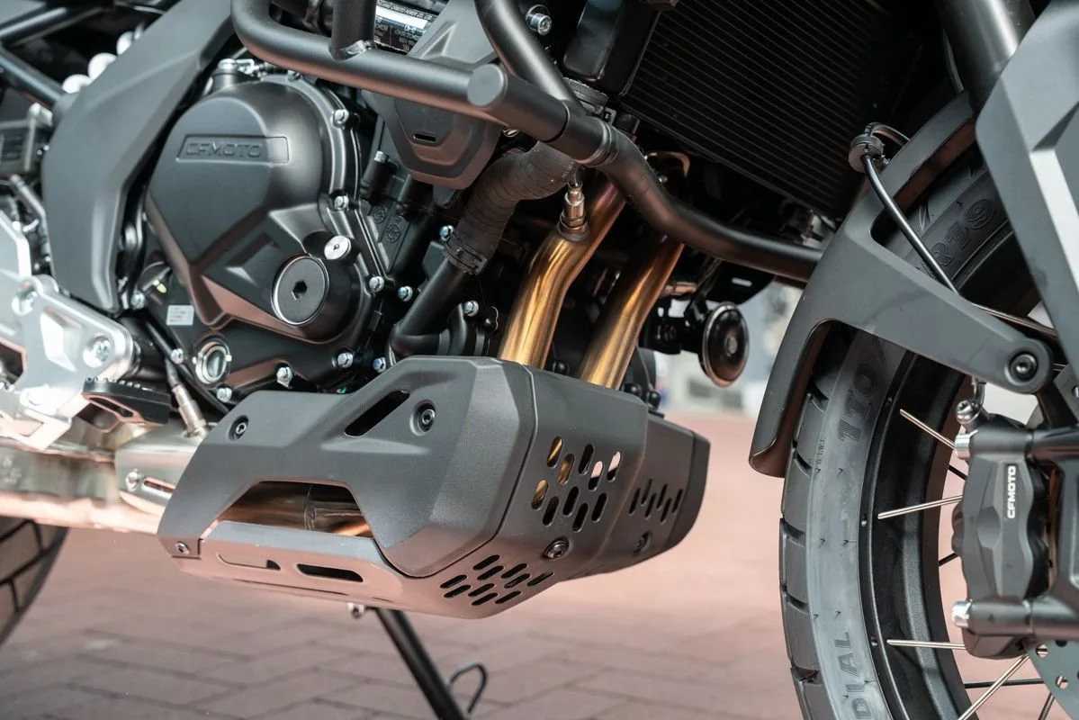 CFMOTO 700MT