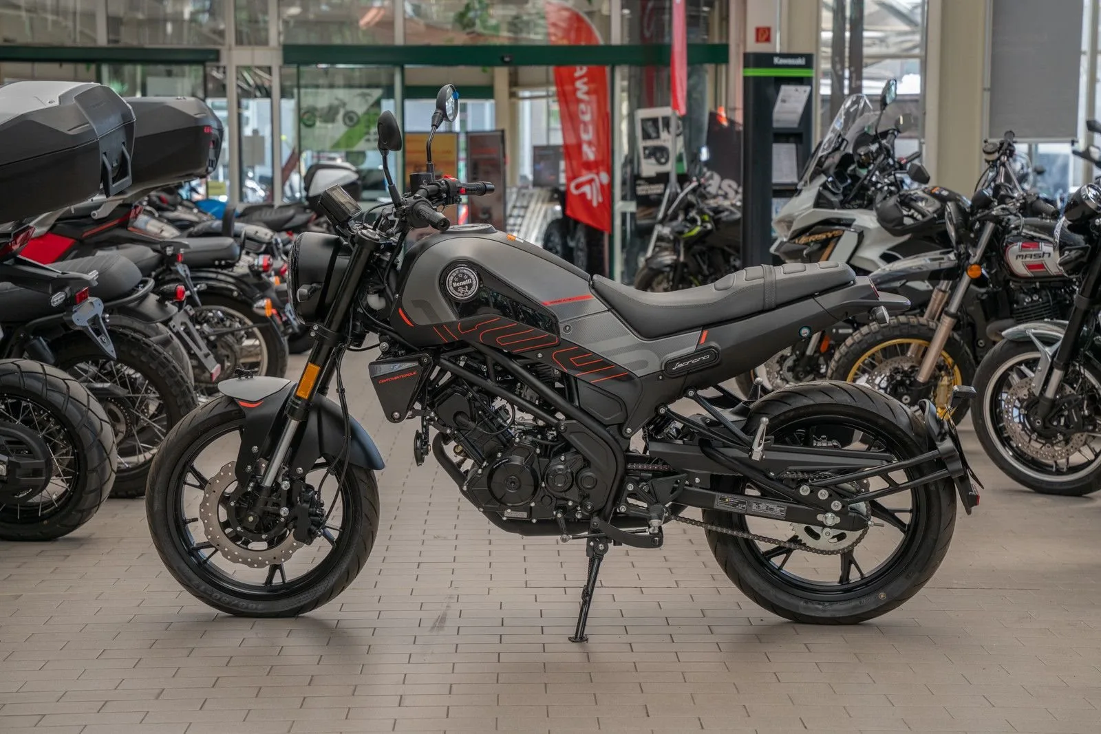 Benelli Leoncino 125
