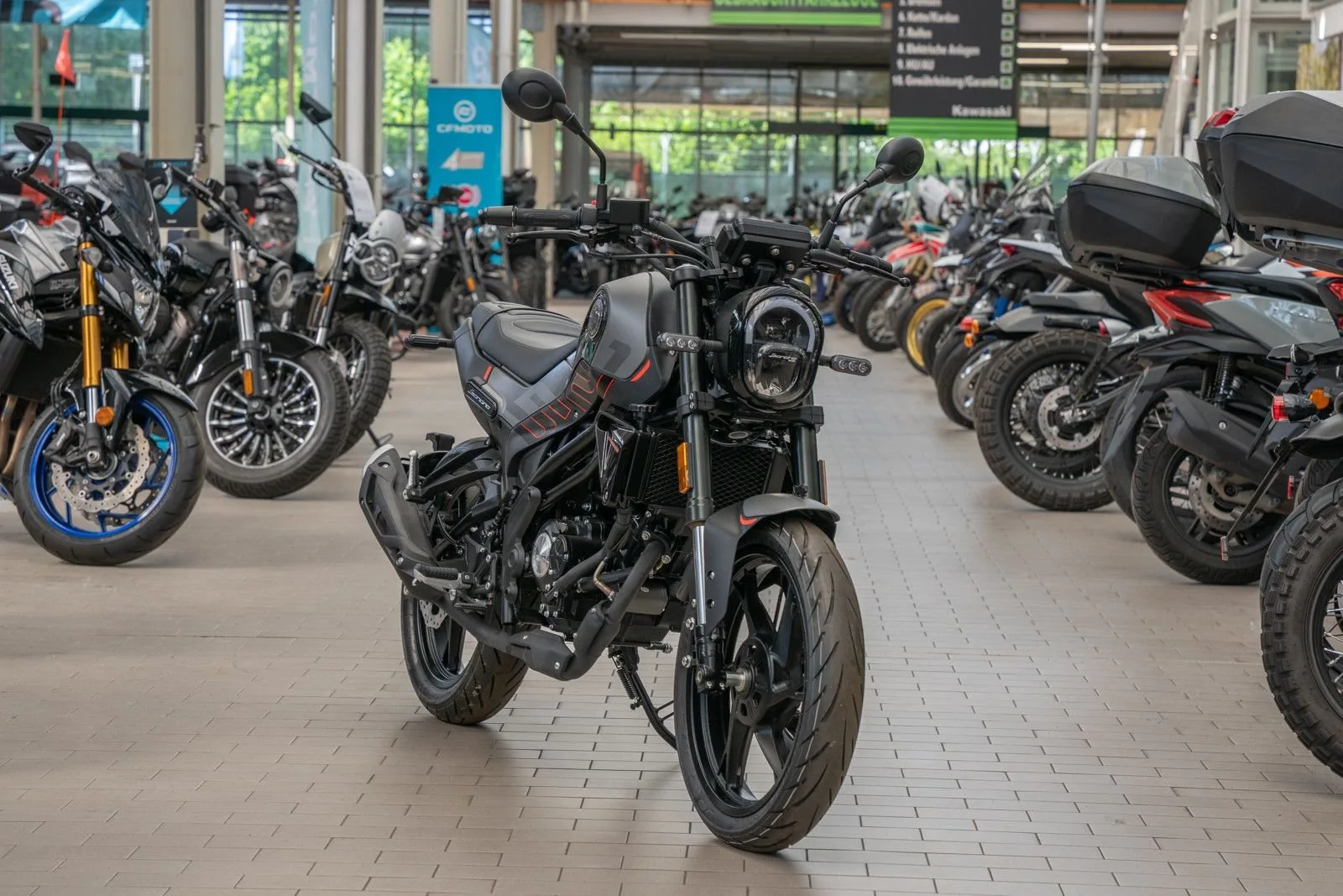 Benelli Leoncino 125