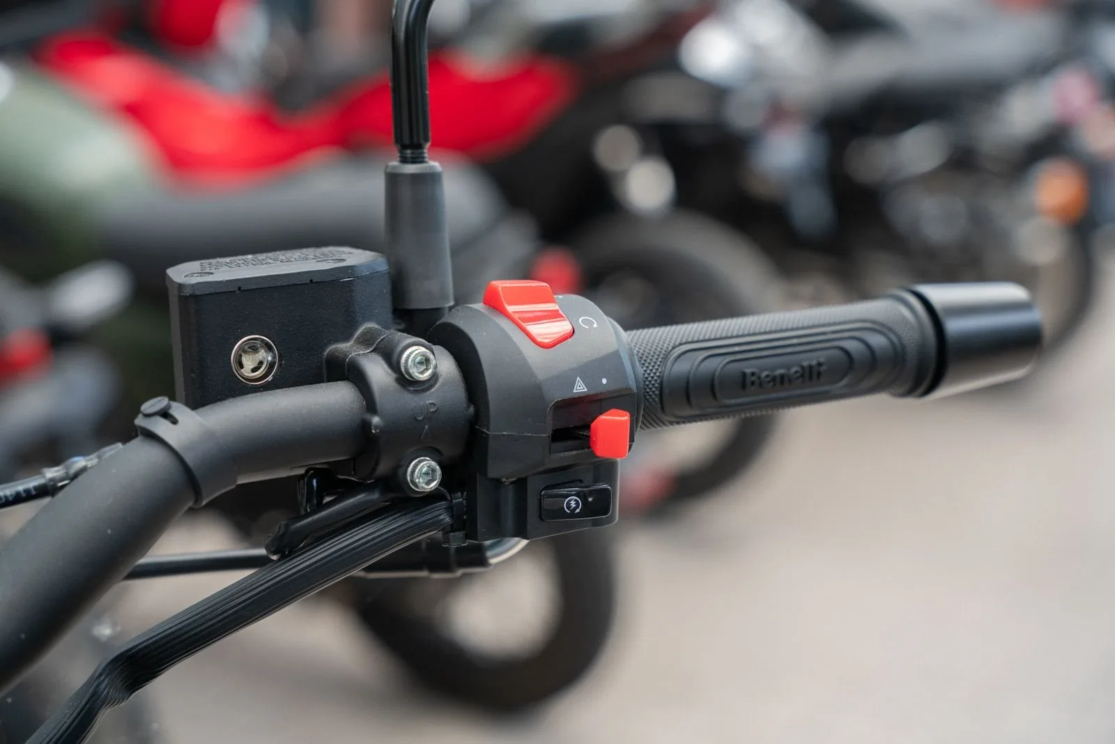 Benelli Leoncino 125