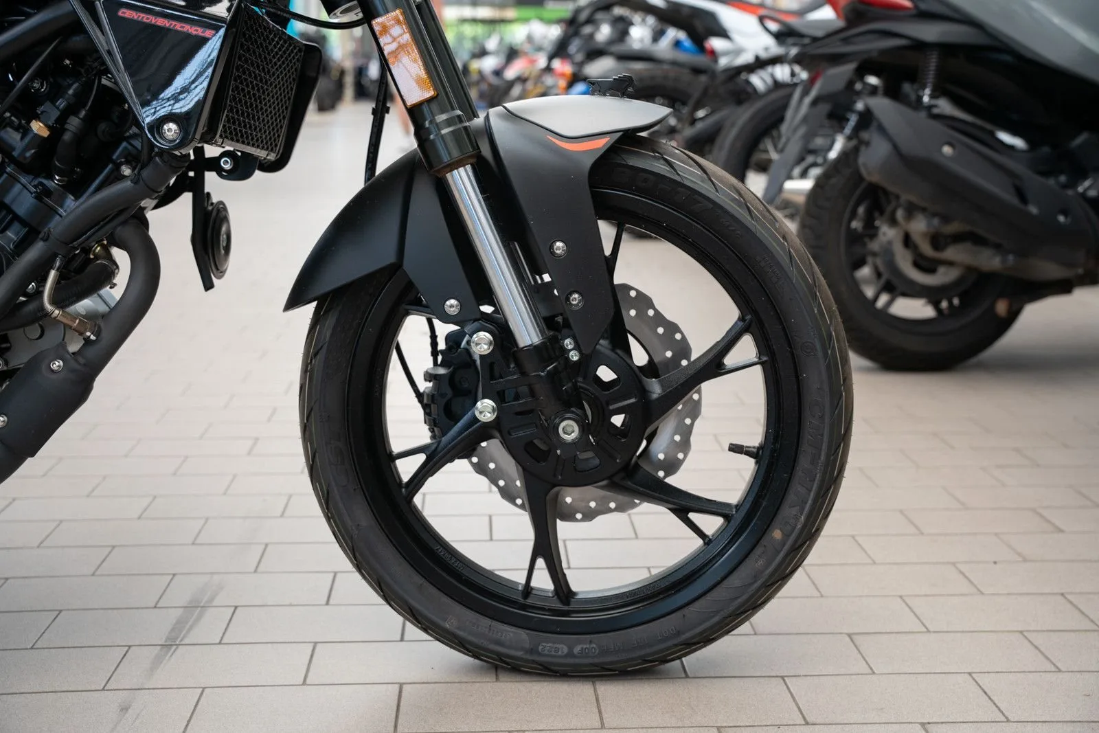 Benelli Leoncino 125