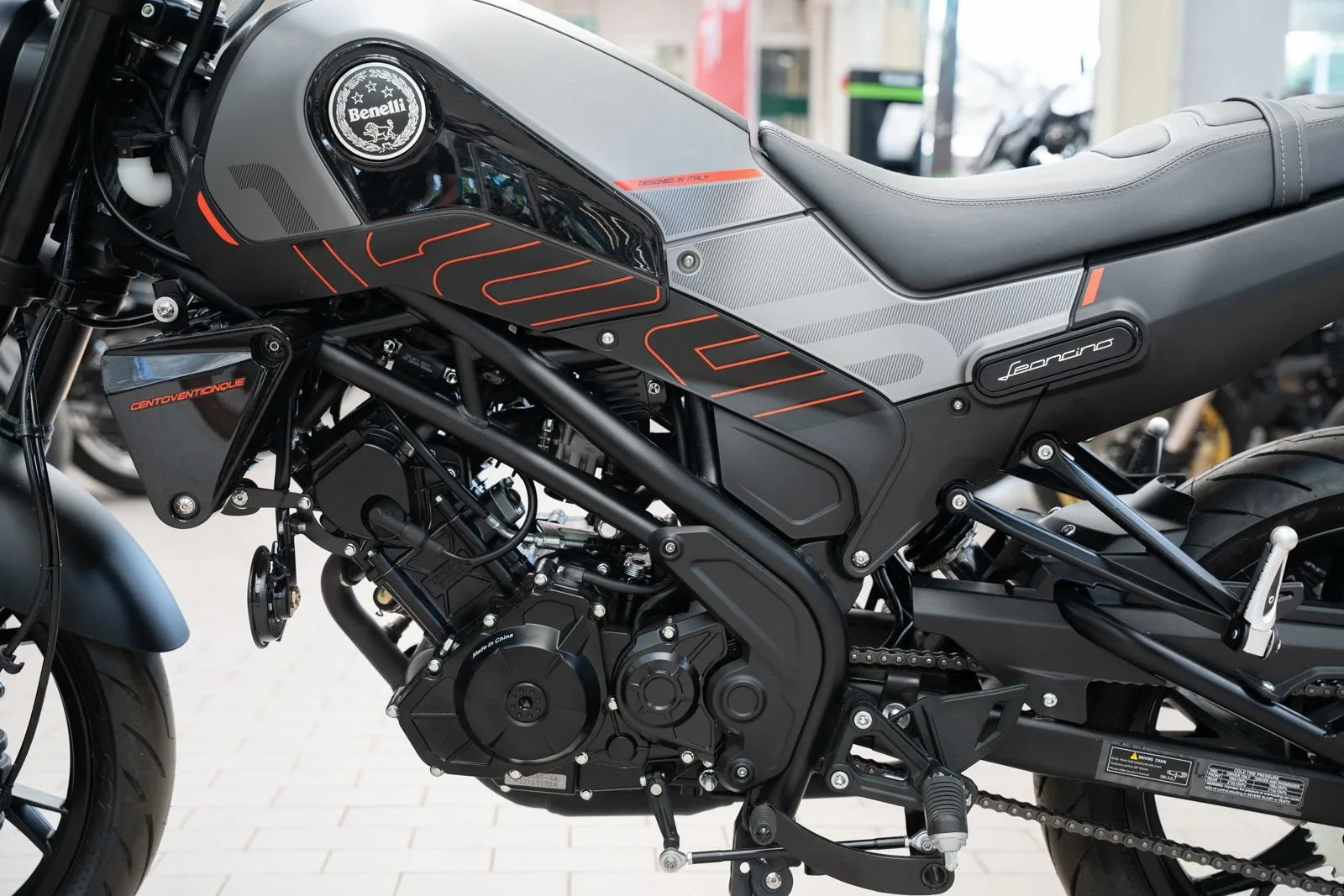 Benelli Leoncino 125