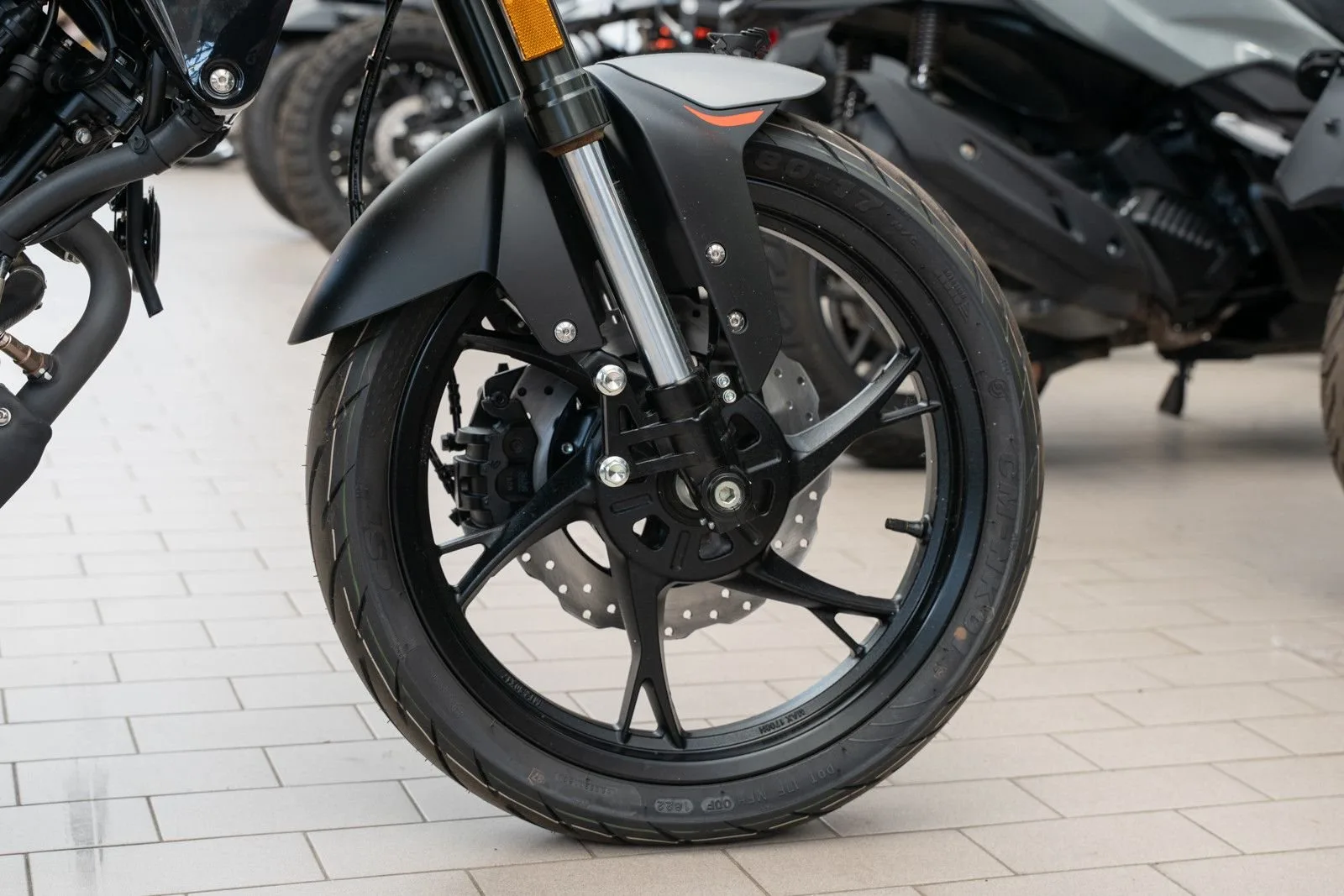 Benelli Leoncino 125