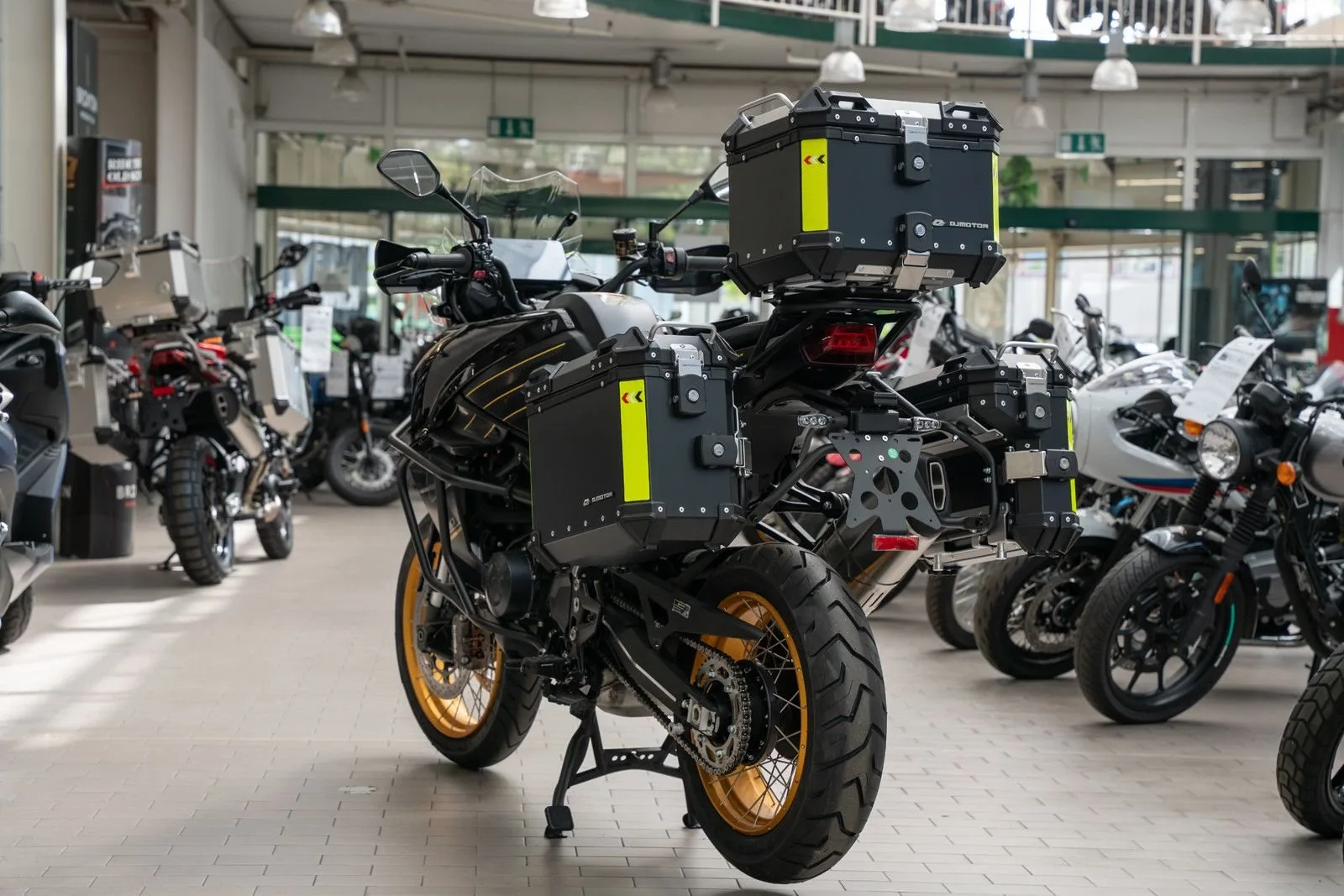 QJ Motor SRT 900 SX