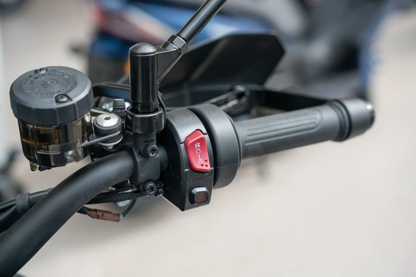 QJ Motor SRT 900 SX