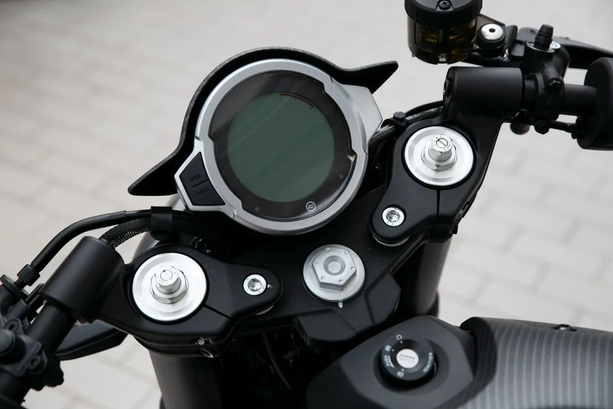 CFMOTO 700CL-X Sport