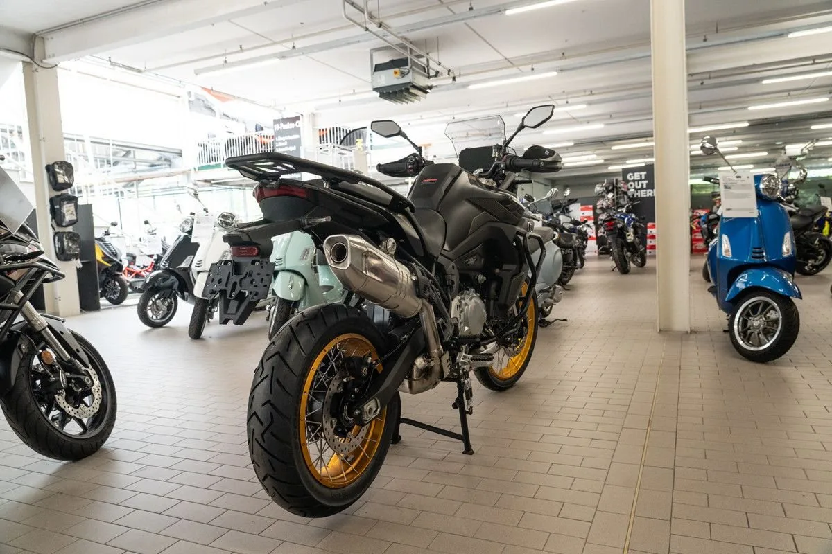 Voge DS900X