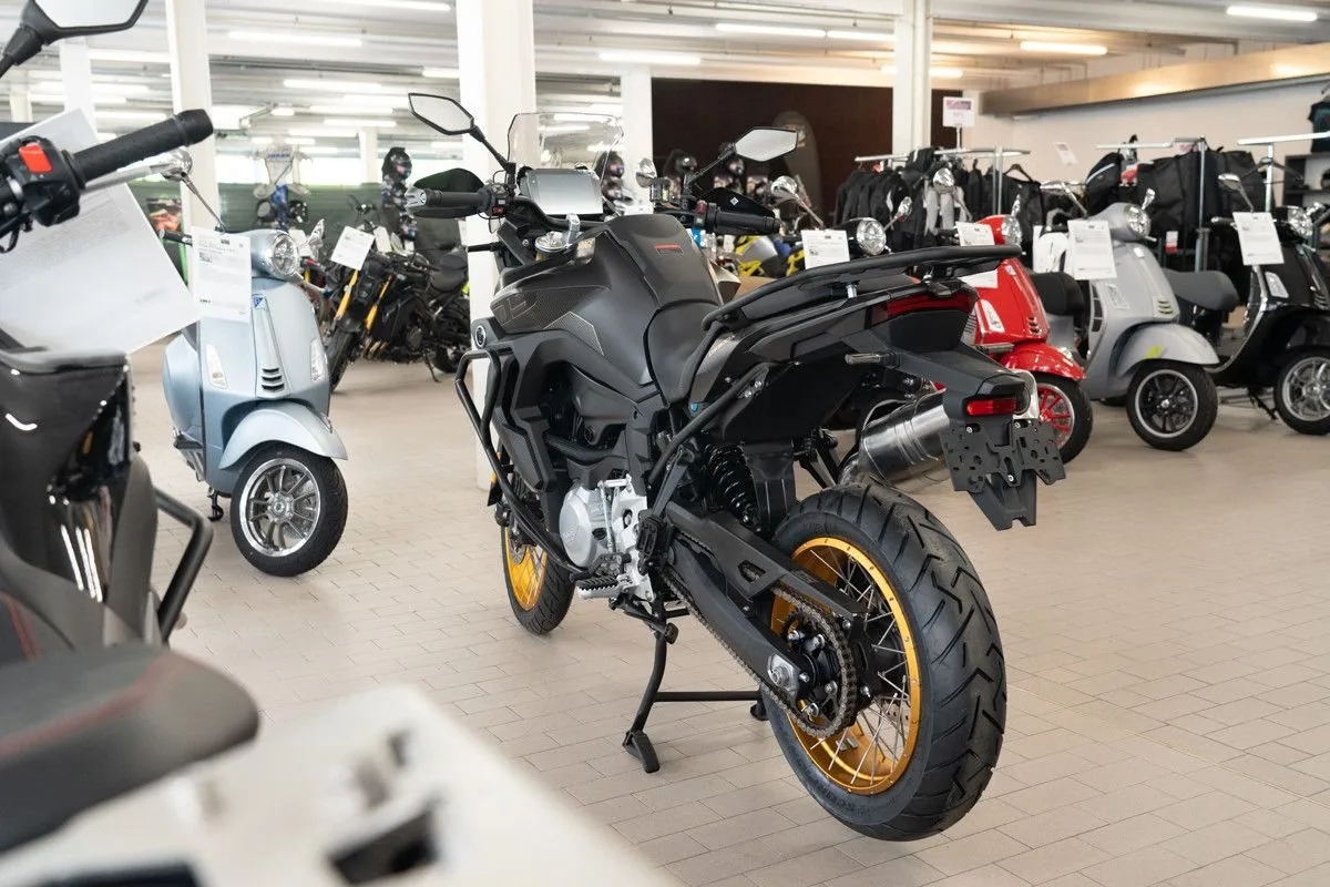 Voge DS900X