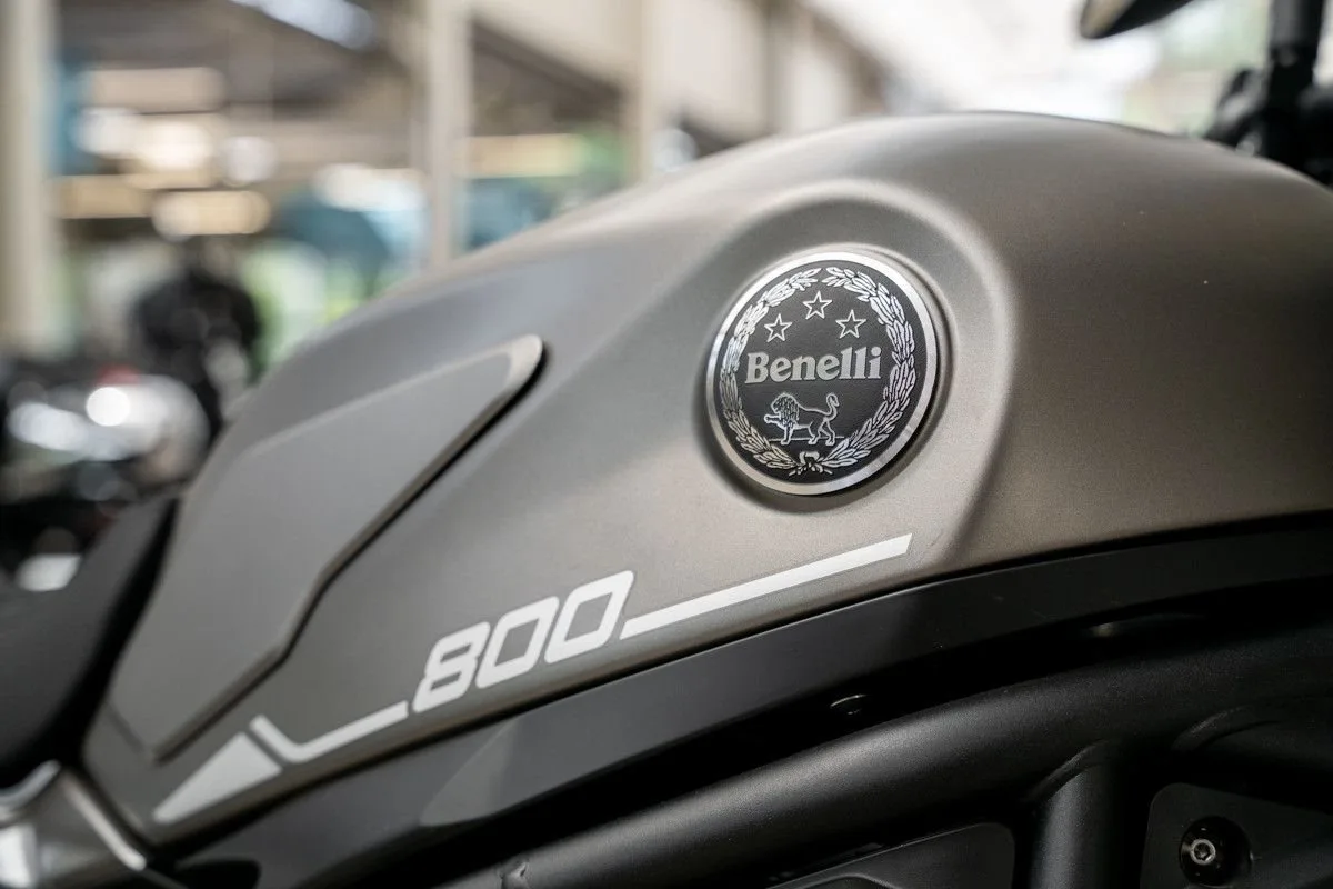 Benelli Leoncino 800