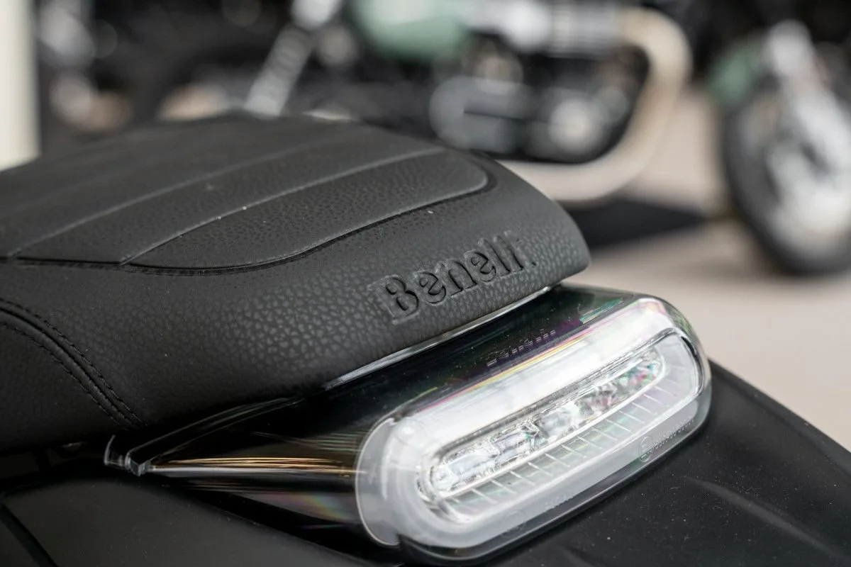 Benelli Leoncino 800